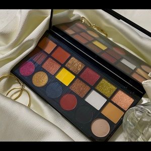 Kleancolor Eyeshadow Palette. New